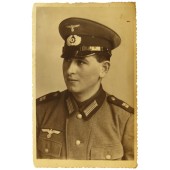 Pionnier de la Wehrmacht du 70e bataillon de pionniers en uniforme M36 et casquette à visière.